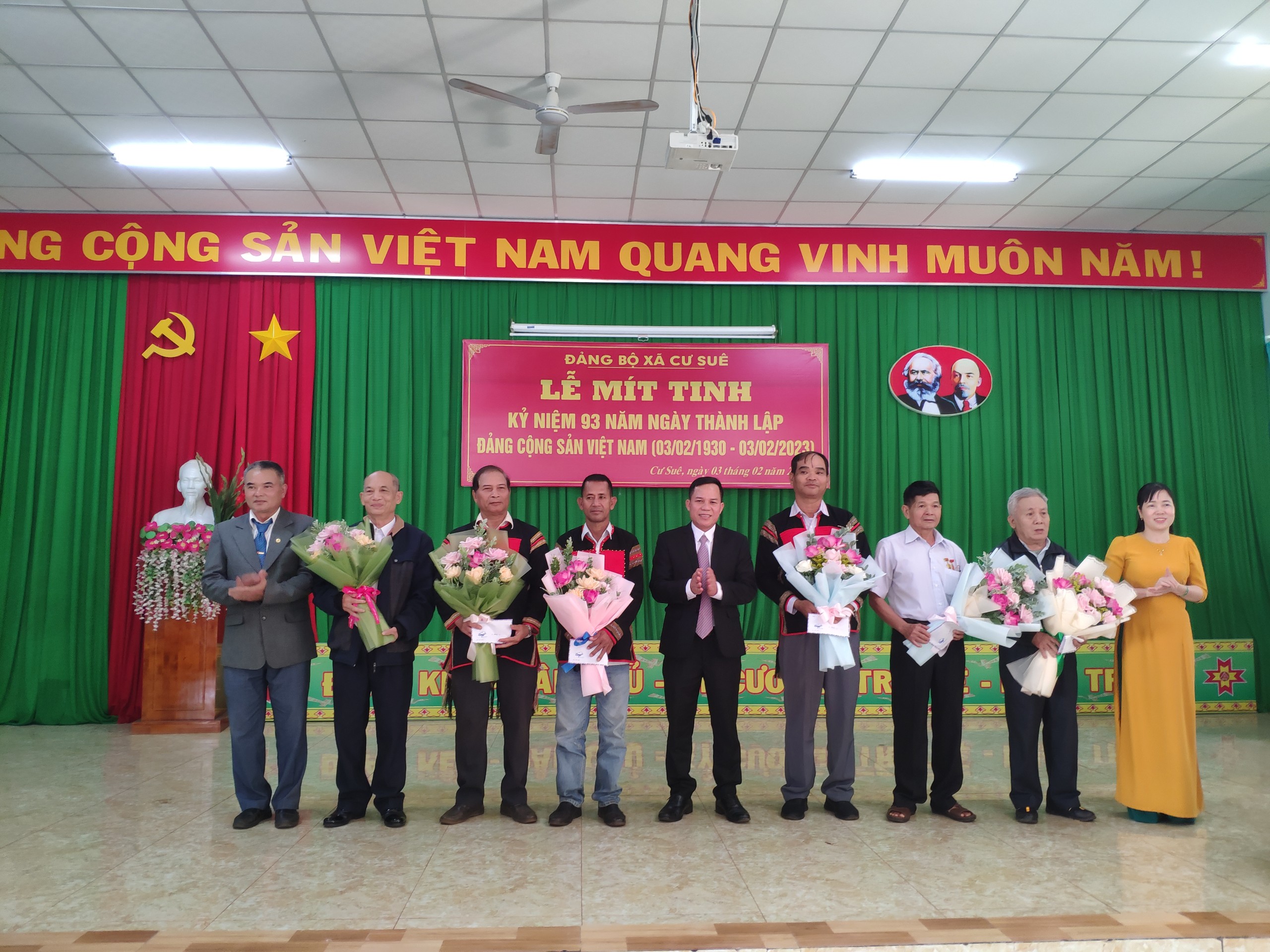 93 thanh lap dcsvn 03